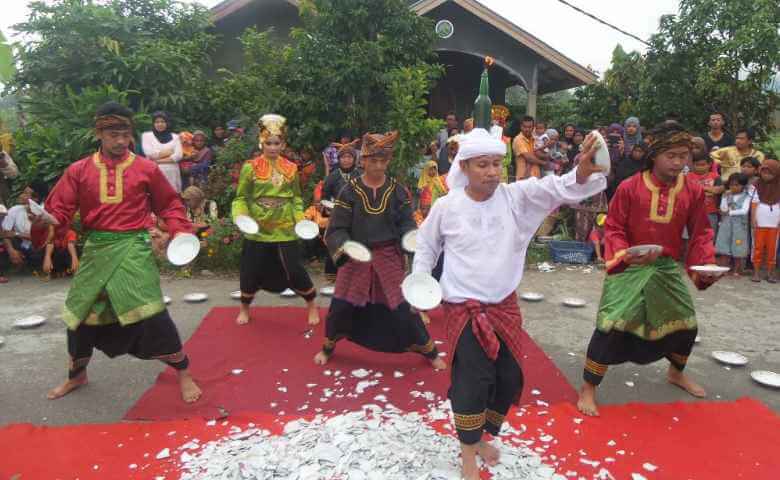 Tarian Daerah di Indonesia 